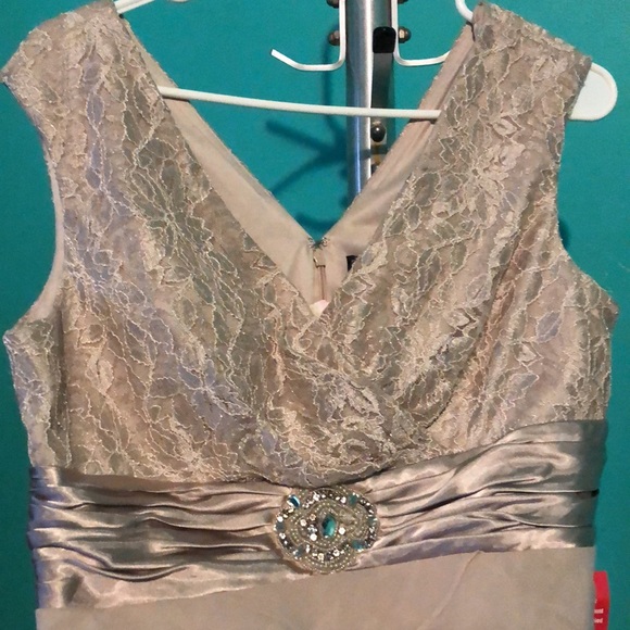 Evening dress - Picture 2 of 5